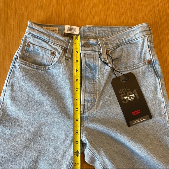 Levi’s Original Fit 501s Cropped - Raw Hem - NWT! - Picture 5 of 8